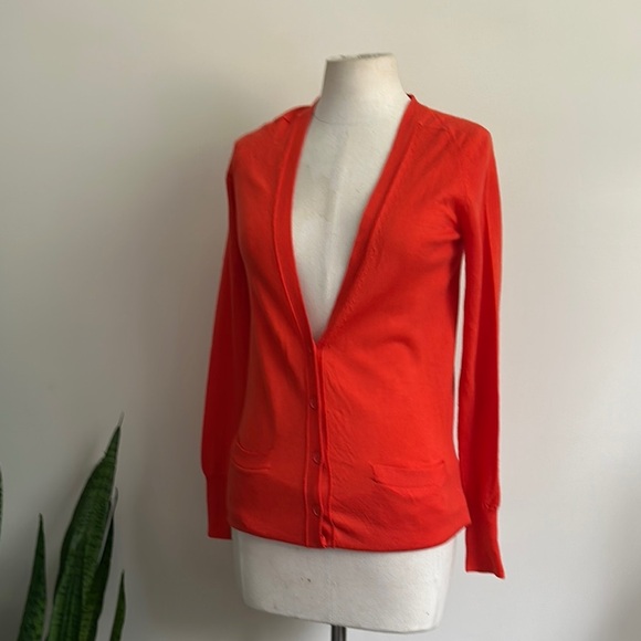 J. Crew Orange TAILORED 100% Merino Wool KNIT CARDIGAN Sweater Sz XS - Picture 1 of 5